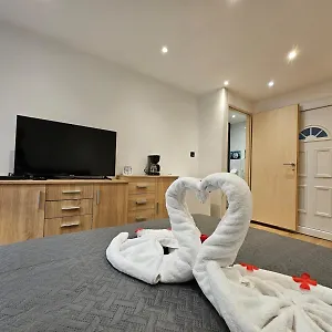  Ostanak kod kuće Centar Ri-room